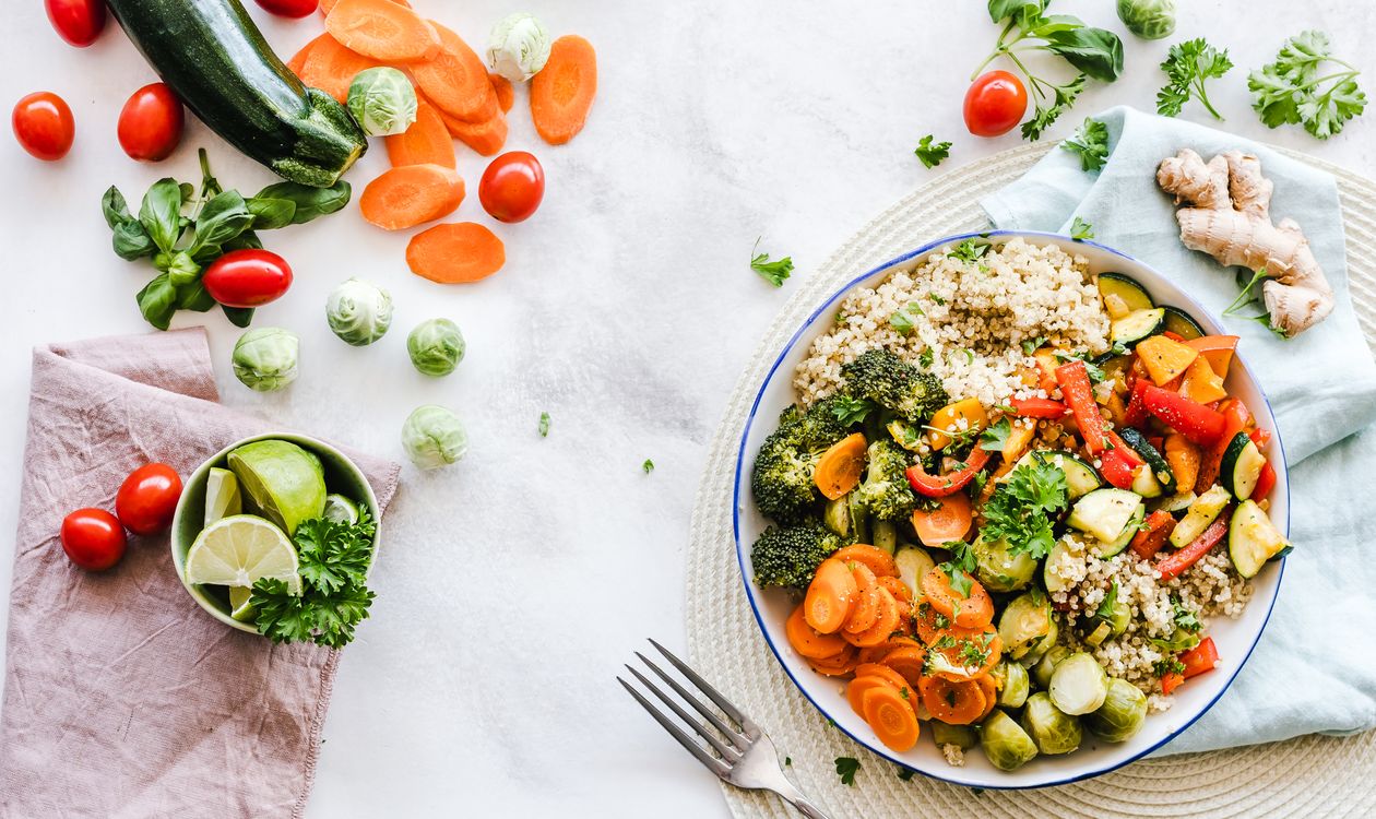 The ideal PCOS plate balance to stabilize blood sugar and optimize fat burn.