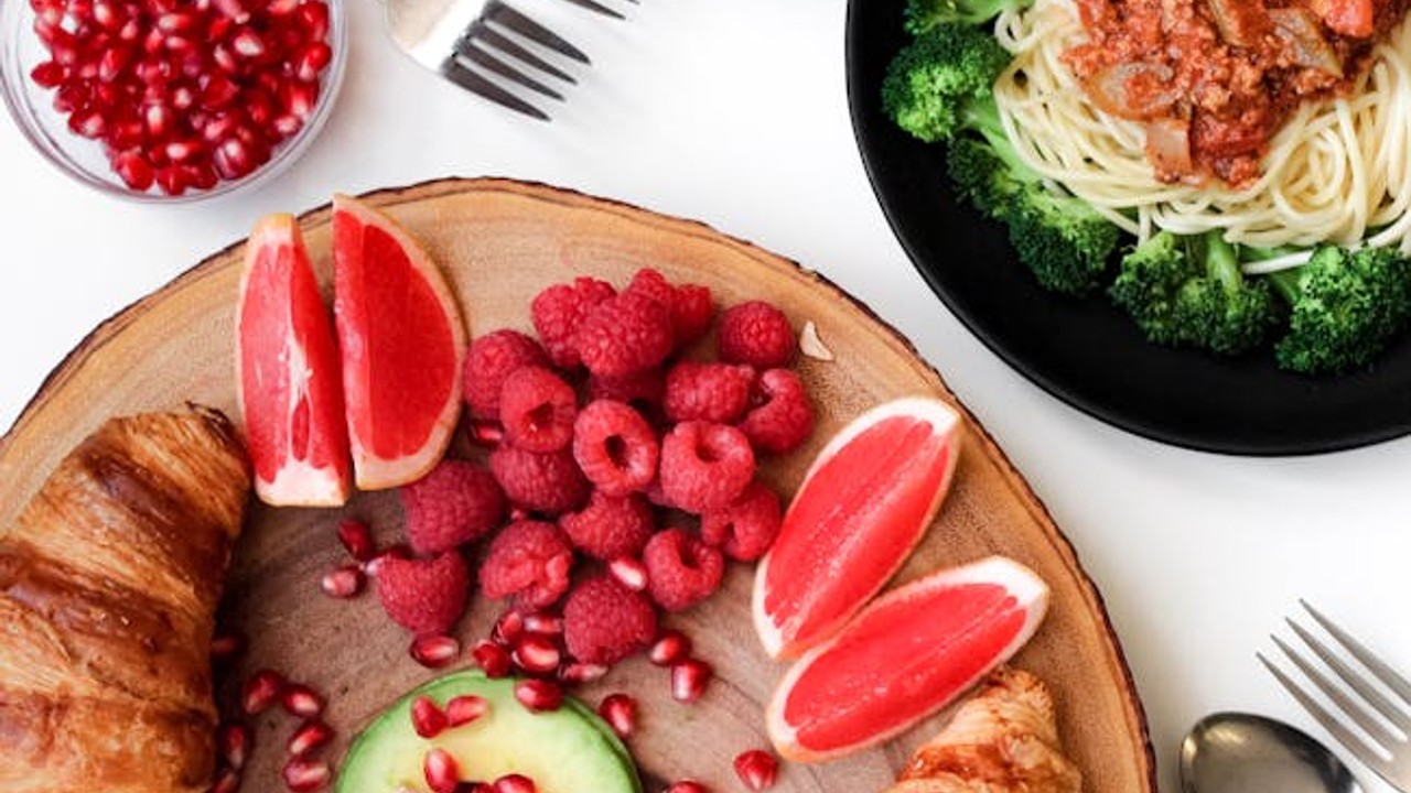 Colourful balanced meal with lean protein, vegetables and whole grains